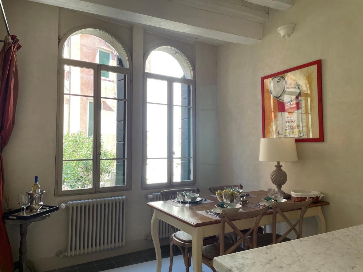 Ca Del Console Apartment Venesia Bagian luar foto