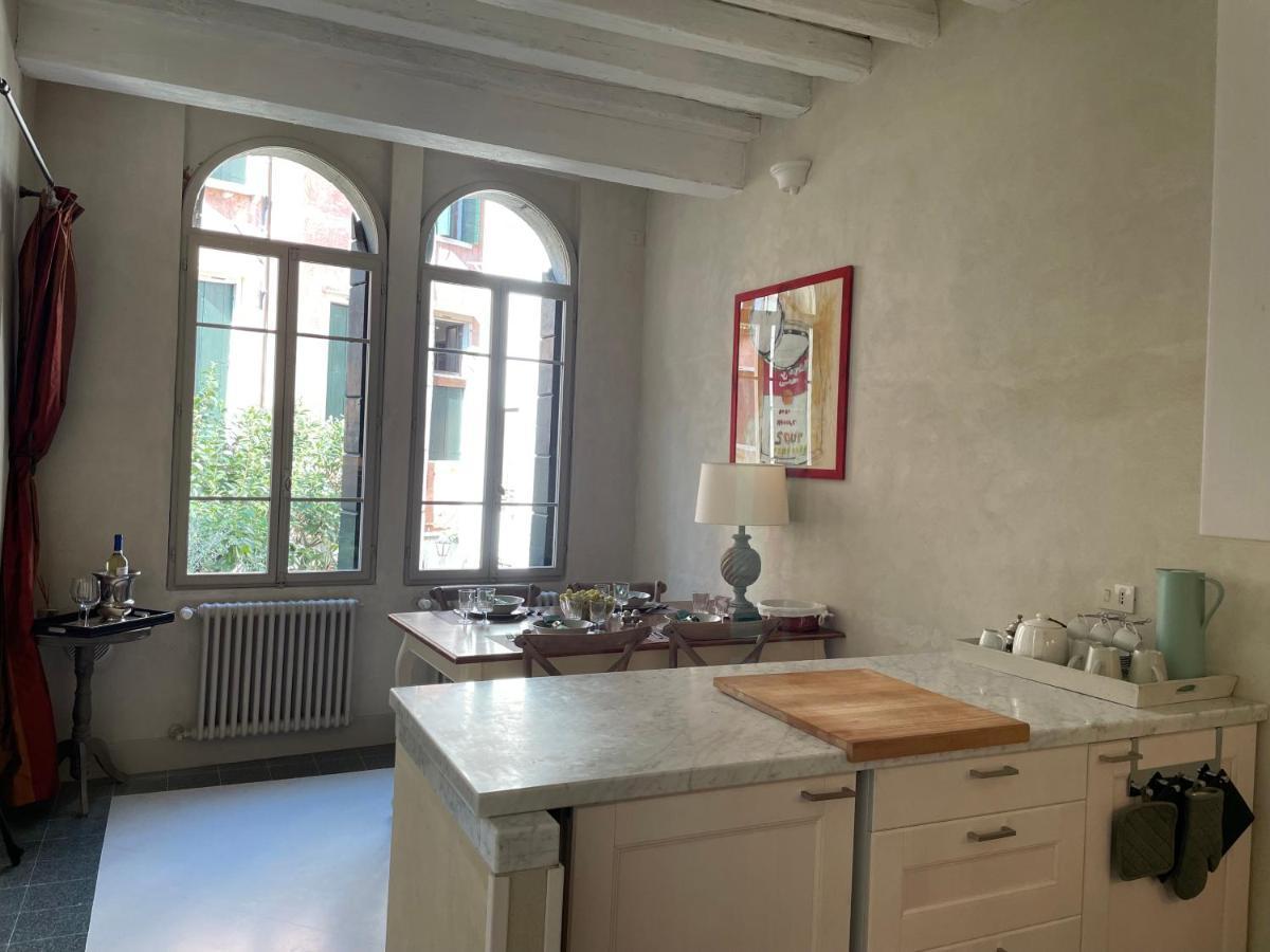 Ca Del Console Apartment Venesia Bagian luar foto