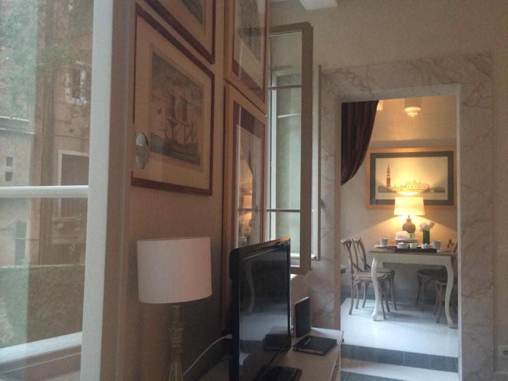 Ca Del Console Apartment Venesia Bagian luar foto