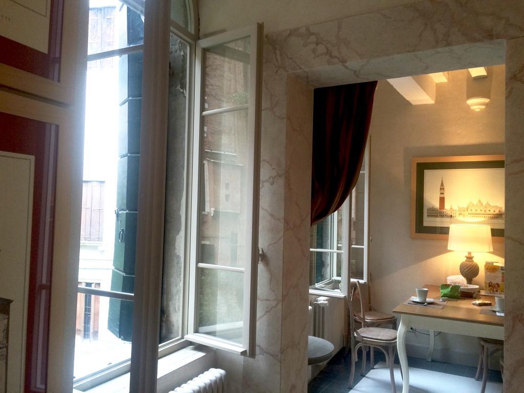 Ca Del Console Apartment Venesia Bagian luar foto