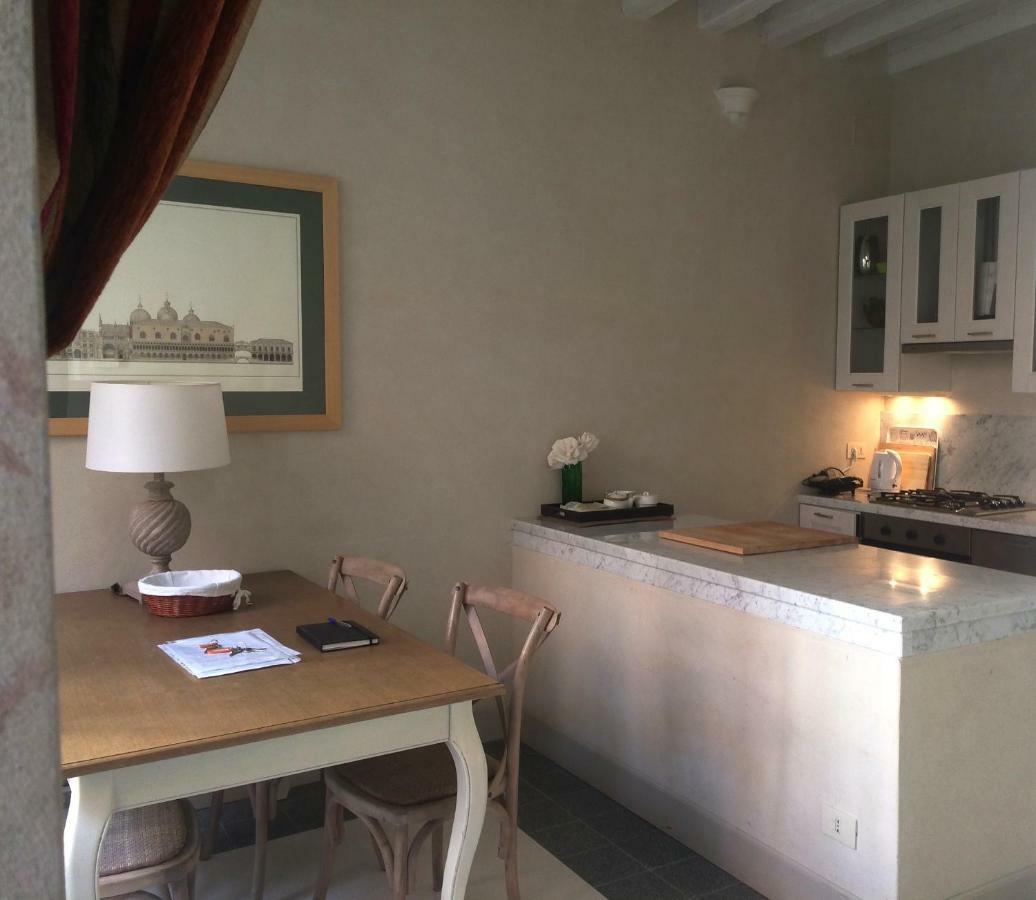 Ca Del Console Apartment Venesia Bagian luar foto